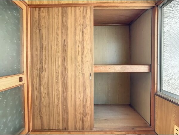 末広町貸家の収納