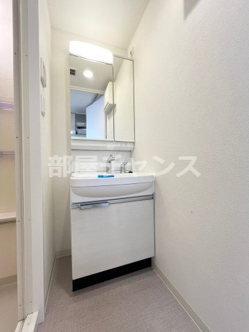 プレサンスNAGOYAシティオの独立洗面台