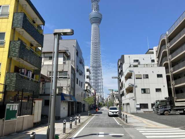 墨田区横川１丁目の売地の前面道路含む現地写真