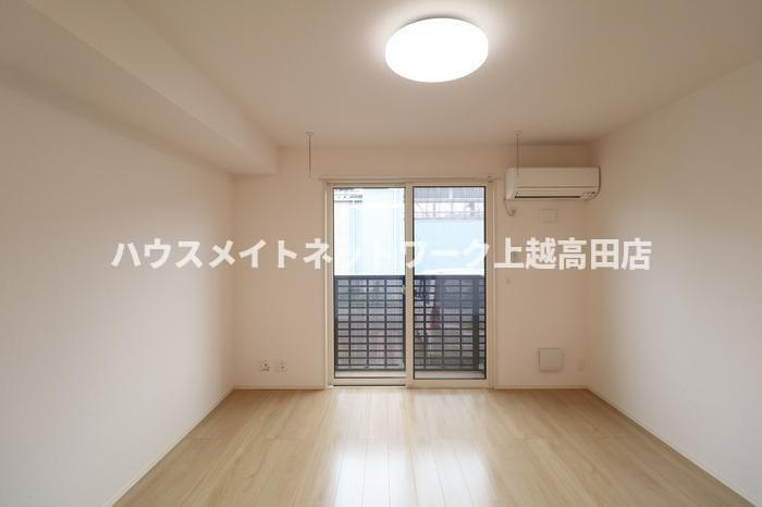 アステール寺町の居間・リビング|洋室