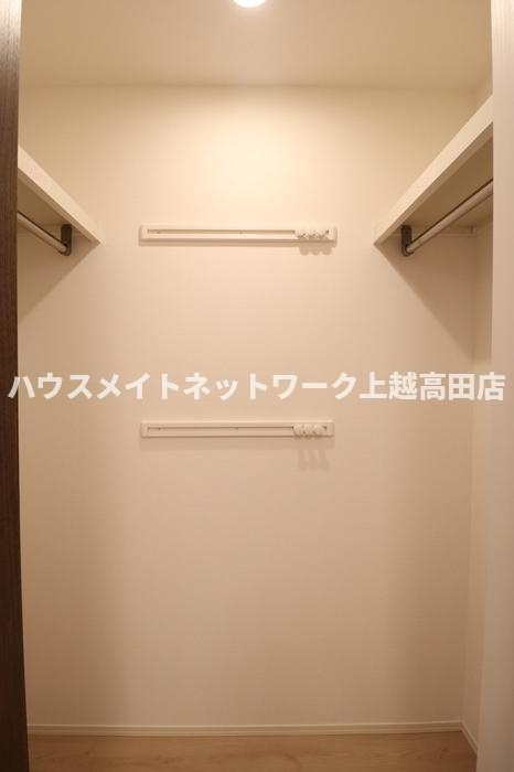 アステール寺町の収納|ウォークインクローゼット