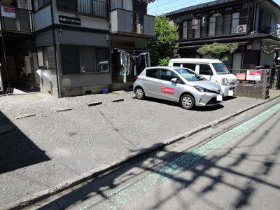 敷地内駐車場　※別途契約　空要確認