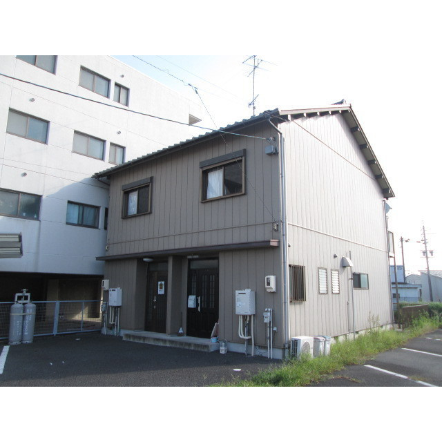 切通伏見貸家Ⅱの外観