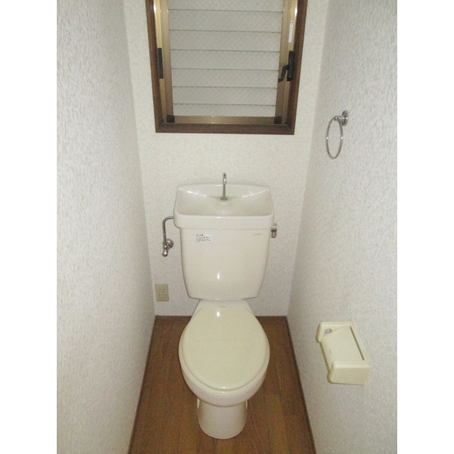 切通伏見貸家Ⅱのトイレ