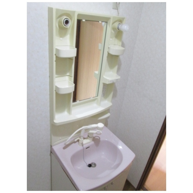 切通伏見貸家Ⅱの洗面所|洗髪洗面化粧台