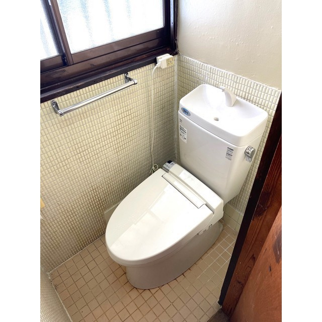 岐阜市折立の一戸建てのトイレ