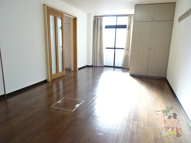 アイヨコヤマテナントの居間・リビング