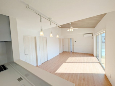 【居間・リビング】 | 三股町樺山 2,490万円　4LDK