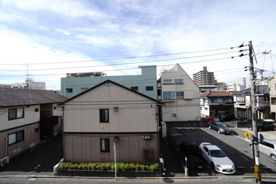 【展望】 | 【リノベ済】東雲本町パークマンション | 【四季を感じる】
四季の移ろい・爽やかな青空や風を感じられ
自然を愉しめるパノラマビュー。
毎日の暮らしに余裕を感じさせてくれる、
遮る物の無い開放的な眺望を是非、ご堪能ください。