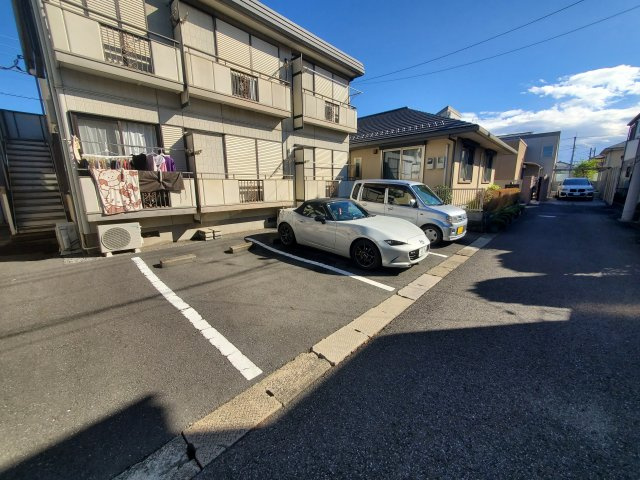Tハウスの駐車場|カースペースがあります