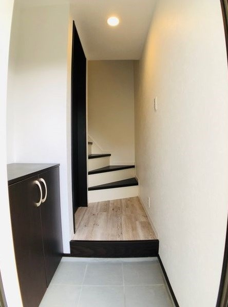 LE COCON砂口町の玄関