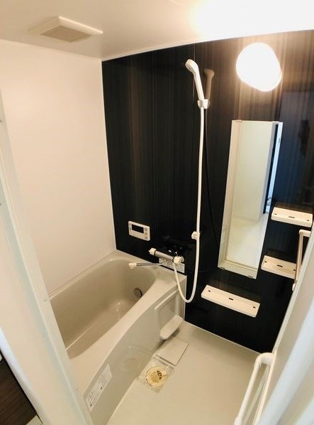 LE COCON砂口町の浴室