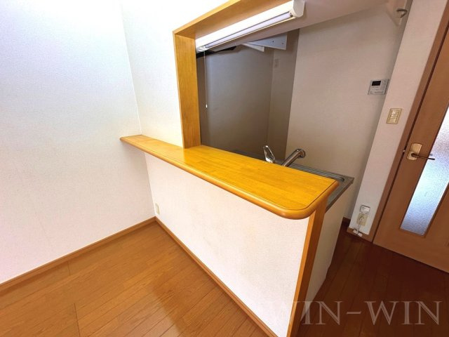 ユトリロ忠興 Aの居間・リビング