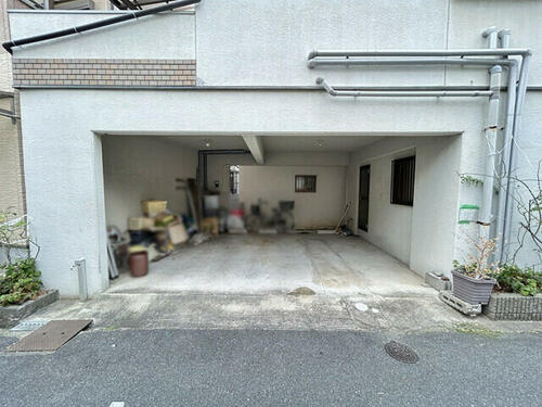 寿町　中古一戸建ての駐車場|ビルトインガレージ
■物件内覧・資金計画相談・住宅ローン相談、リフォーム相談、お問合せ受付中■
※当日・翌日のご内覧、ご相談はお電話でのお問合せがスムーズです！