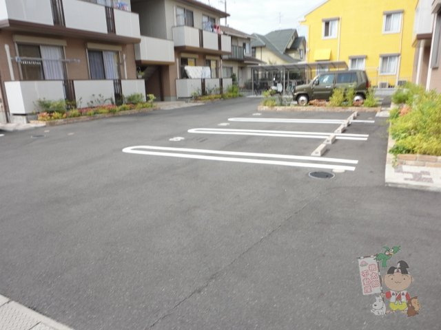グレースメゾン湊　Ｆの駐車場