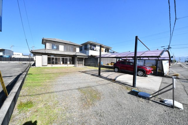 中古戸建　田島　4LDKの駐車場