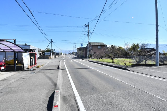 中古戸建　田島　4LDKの前面道路含む現地写真