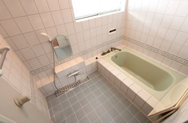 梅坪町戸建住宅の浴室