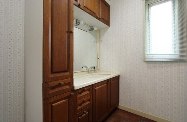 梅坪町戸建住宅の洗面所