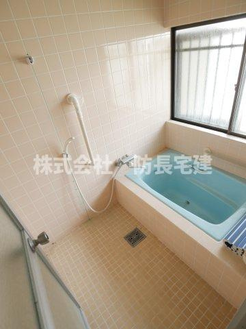 山口市折本１丁目の一戸建ての浴室|日々の疲れを癒すお風呂付です
