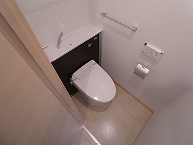 神戸市長田区大橋町８丁目の賃貸マンションのトイレ|ウォッシュレット付トイレ