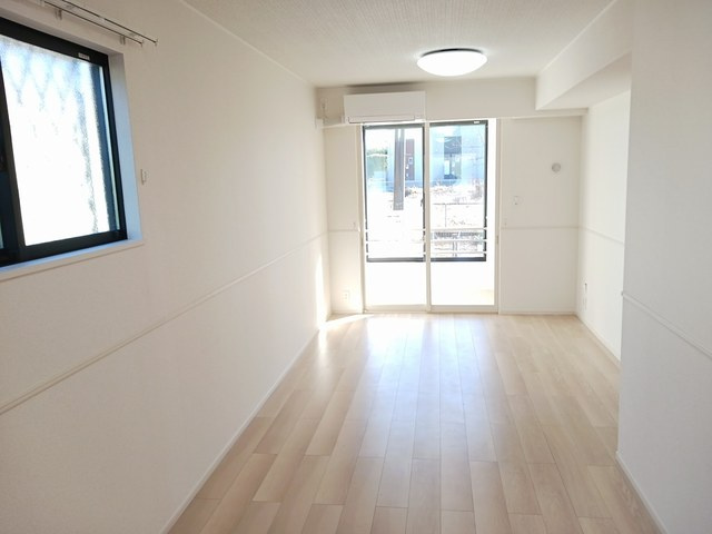 メゾン・ド・アンジュCの駐車場