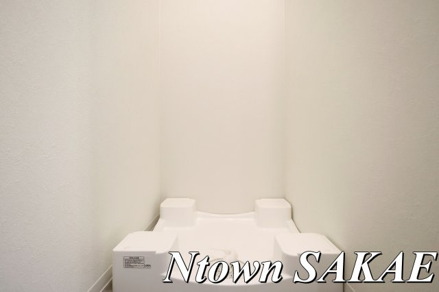 【設備】 | プレサンス名古屋菊井セルカ | 洗濯機置き場です。