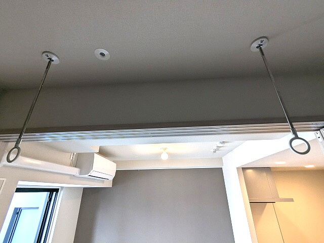 ポアビスタ上野御徒町の設備|洋室に取り外し可能な室内物干し設備付きです