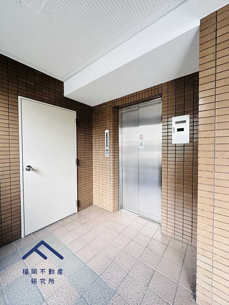 パレスト二日市のエントランス