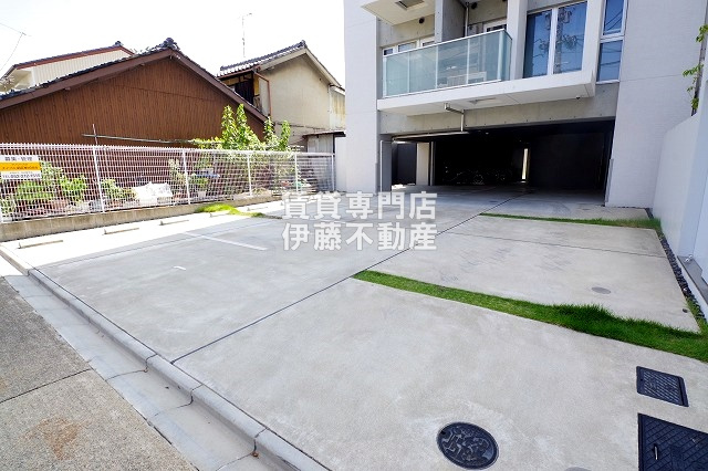 COZY名城公園の駐車場