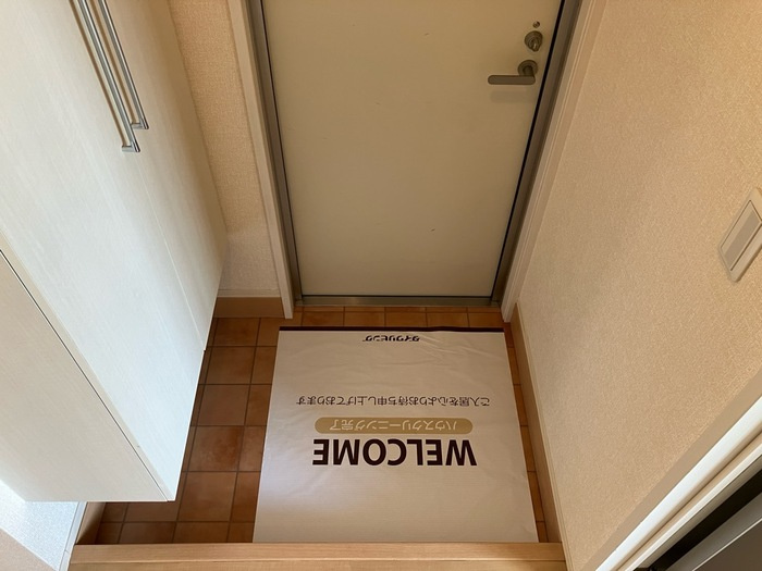 R ﾙﾐｴｰﾙ（ｱｰﾙﾙﾐｴｰﾙ）の玄関