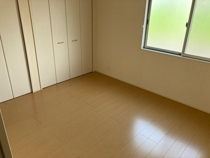 R ﾙﾐｴｰﾙ（ｱｰﾙﾙﾐｴｰﾙ）の洋室