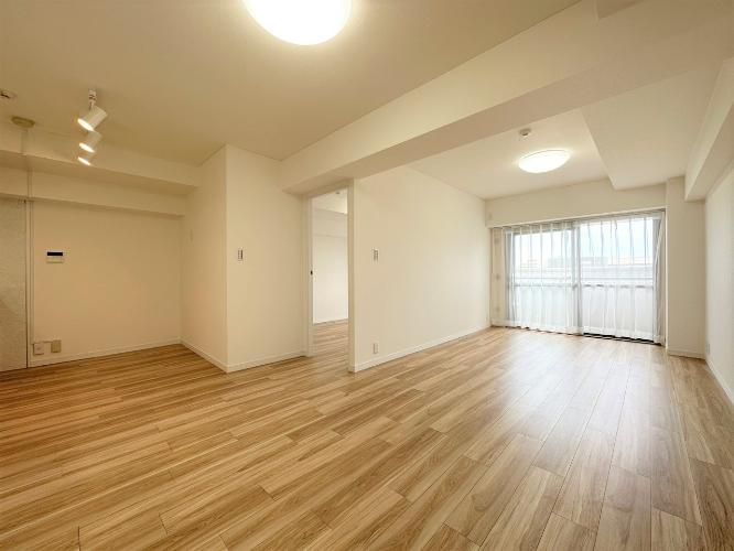 青梅市東青梅４丁目の中古マンションの居間・リビング