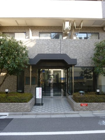 ライオンズマンション東駒形のエントランス