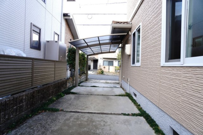 【駐車場】 | 【上質リフォーム】瀬野西５丁目戸建 | 現地（2024年12月14日14：00頃）撮影