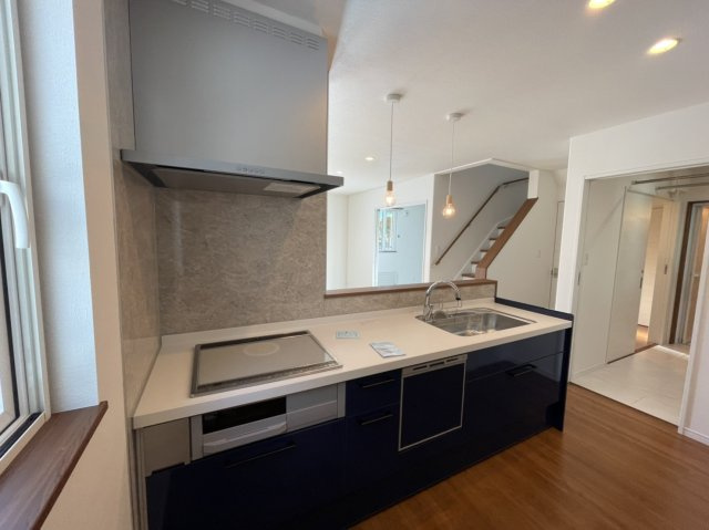 新栄町10番　収益戸建のキッチン