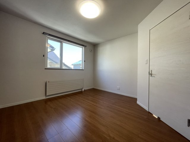 新栄町10番　収益戸建の洋室