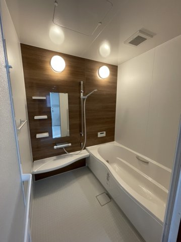 新栄町10番　収益戸建の浴室