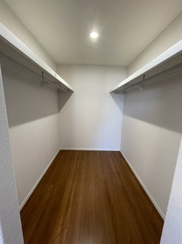 新栄町10番　収益戸建の収納