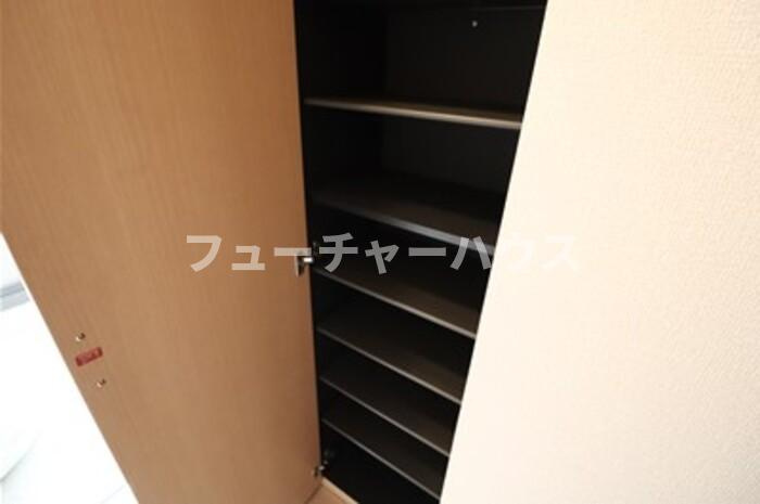 グレースヒルズ　Ⅰ・Ⅱ　Ⅰの玄関