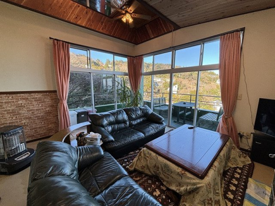 【居間・リビング】 | 熱海自然郷　戸建