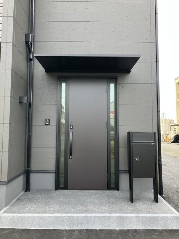 ＭＮガレージの玄関
