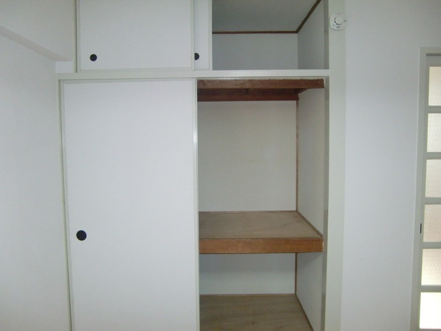 六甲林ハイツの収納