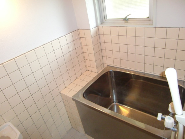 六甲林ハイツの浴室