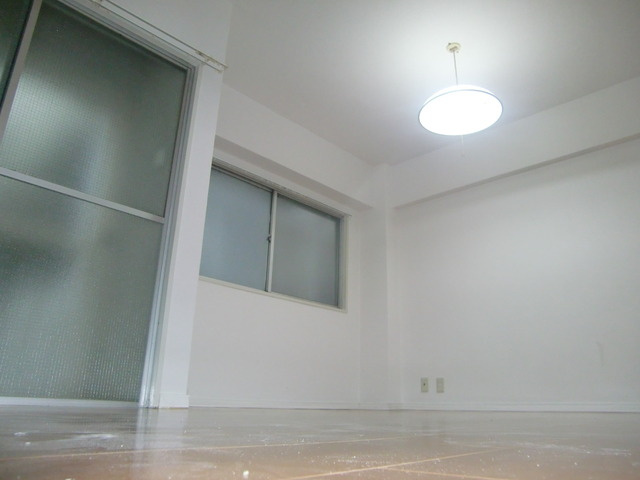 六甲林ハイツの洋室