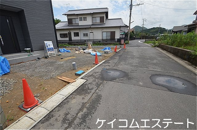 新築住宅　タマタウン岡垣高倉の前面道路含む現地写真
