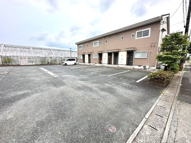 フレグラントパル Cの駐車場