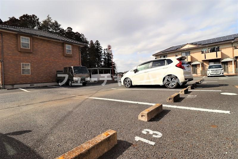 アーバンステージ　Ｖの駐車場