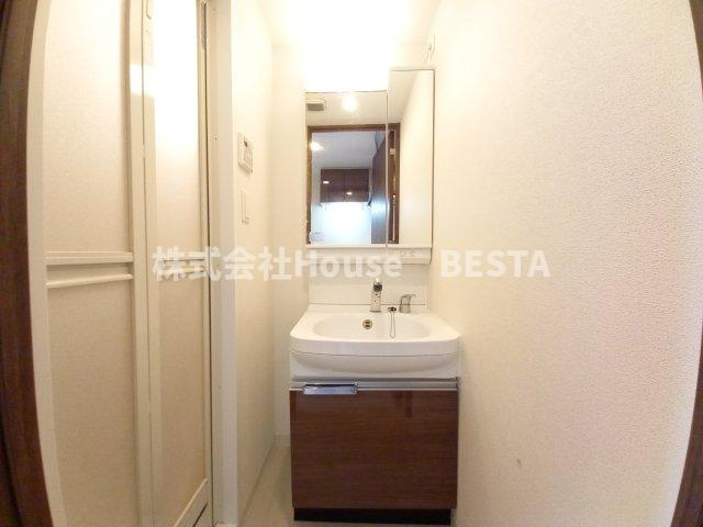 プレサンス神戸水木通ルミエスの独立洗面台