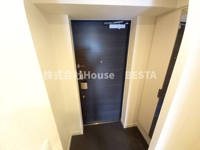 プレサンス神戸水木通ルミエスの玄関